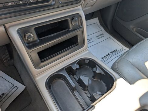 Used 2005 Chevrolet Tahoe Z71 w/ Preferred Equipment Group AWD/4WD image 19