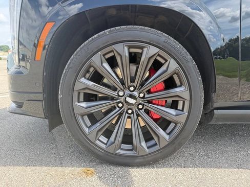Certified 2025 Cadillac Escalade V AWD/4WD image 14