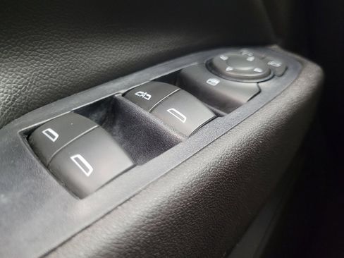 Used 2019 Chevrolet Equinox LT FWD image 27