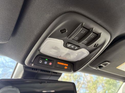 Used 2024 GMC Canyon Denali image 26