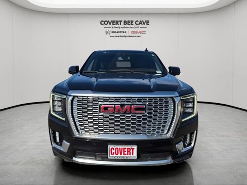 Used 2022 GMC Yukon Denali w/ Max Trailering Package image 2