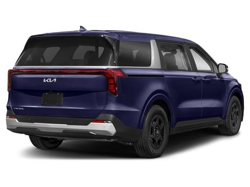 Used 2025 Kia Carnival FWD image 2