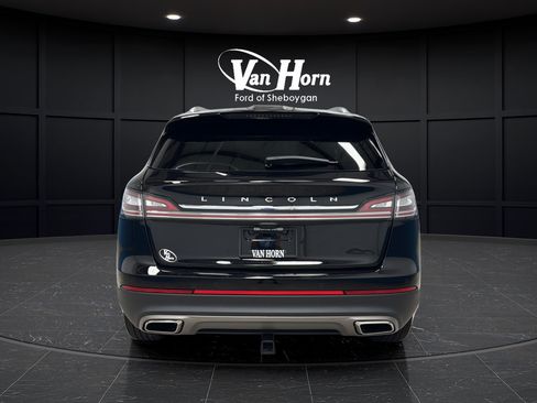 Used 2023 Lincoln Nautilus Reserve AWD/4WD image 6