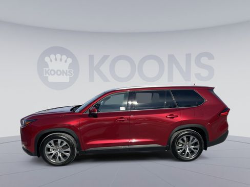 Used 2024 Toyota Grand Highlander Limited image 2