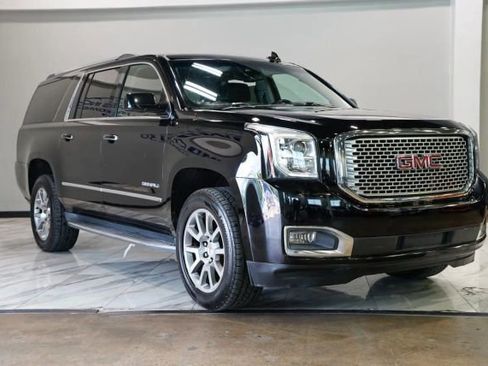 Used 2017 GMC Yukon XL Denali AWD/4WD image 3