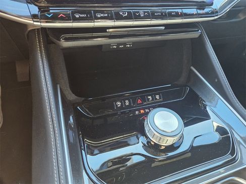 New 2024 Jeep Wagoneer 2WD w/ Premium Group I image 17