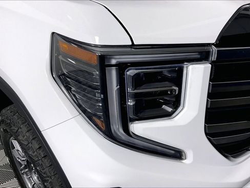 Used 2025 GMC Sierra 1500 AT4 AWD/4WD image 40