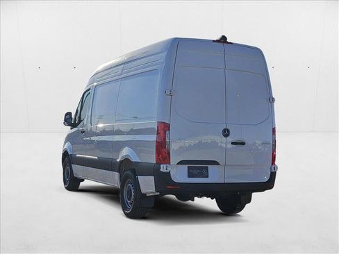 Used 2025 Mercedes-Benz Sprinter 2500 image 9