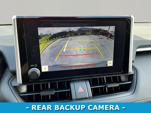 Used 2023 Toyota RAV4 LE AWD/4WD image 14