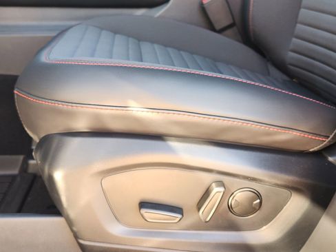 New 2026 Ford Explorer ST-Line w/ ST-Line Street Pack image 22