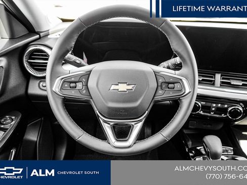 New 2025 Chevrolet Trax LT w/ Sunroof Package FWD image 29