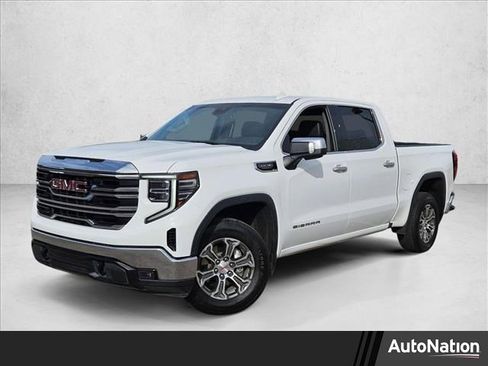Used 2024 GMC Sierra 1500 SLT image 1