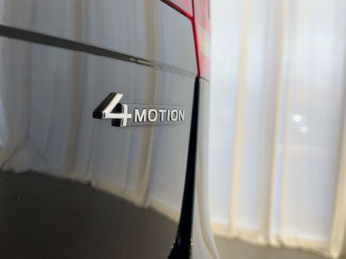 Certified 2023 Volkswagen Tiguan SEL R-Line image 37