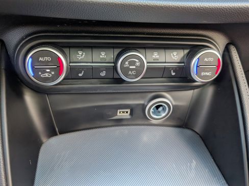 Used 2023 Alfa Romeo Stelvio Veloce AWD/4WD image 26