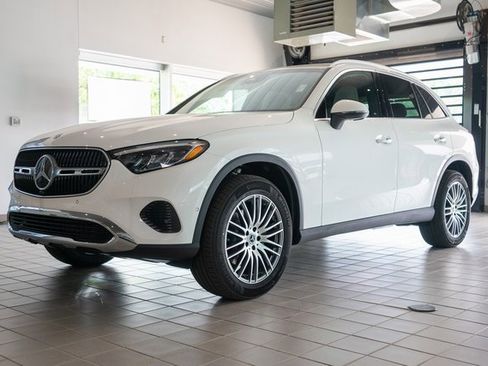 Certified 2025 Mercedes-Benz GLC 300 4MATIC image 3