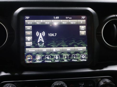 Used 2022 Jeep Wrangler Unlimited Sahara w/ Cold Weather Group image 24