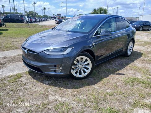 Used 2018 Tesla Model X 100D AWD/4WD image 2