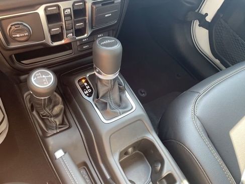 New 2025 Jeep Gladiator Sport image 20