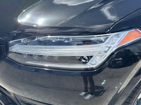 Used 2022 Volvo XC90 T6 Momentum w/ Advanced Package image 16