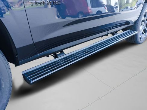 New 2026 Chevrolet Tahoe High Country AWD/4WD image 8