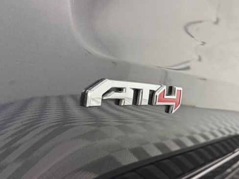 Used 2024 GMC Sierra 1500 AT4 w/ Technology Package image 10