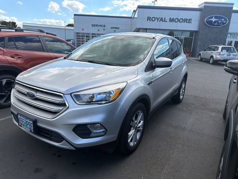Used 2019 Ford Escape SE FWD image 7