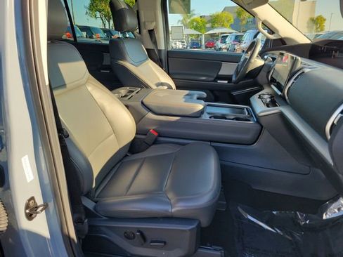 Certified 2025 Ford Expedition Active AWD/4WD image 18