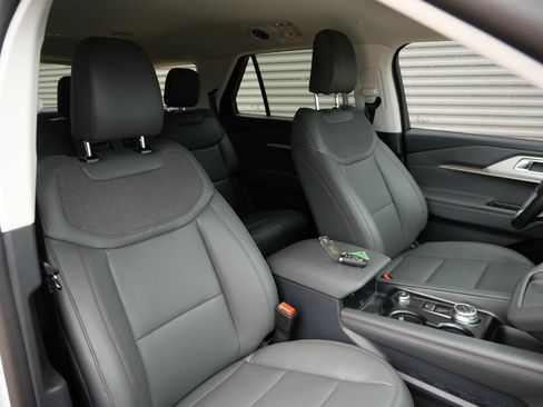 New 2026 Ford Explorer Active w/ Active Comfort Package AWD/4WD image 10