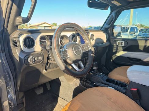 Used 2022 Jeep Gladiator Overland image 27