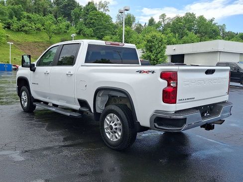 Used 2025 Chevrolet Silverado 2500 LT w/ Convenience Package AWD/4WD image 4
