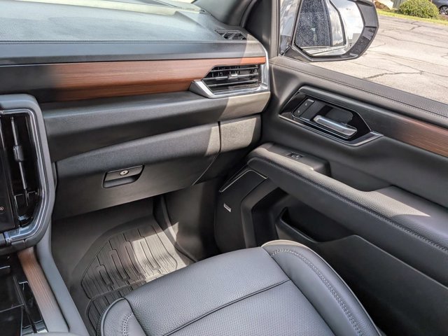 Used 2026 GMC Yukon Denali AWD/4WD image 15