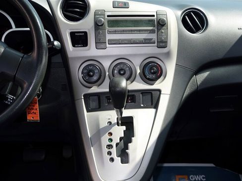 Used 2010 Toyota Matrix image 10