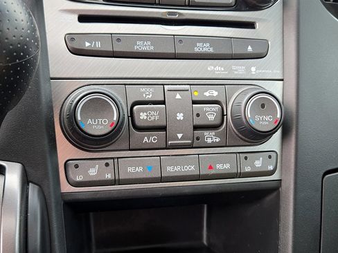Used 2015 Honda Pilot Touring image 17