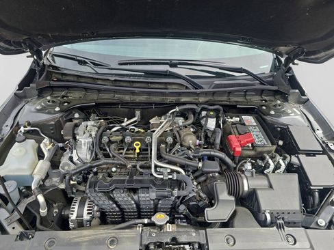 Used 2024 Nissan Altima 2.5 SV FWD image 20