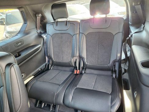 New 2025 Jeep Grand Cherokee L Altitude image 16