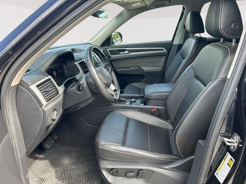 Certified 2023 Volkswagen Atlas SE w/ Black Wheel Package AWD/4WD image 4