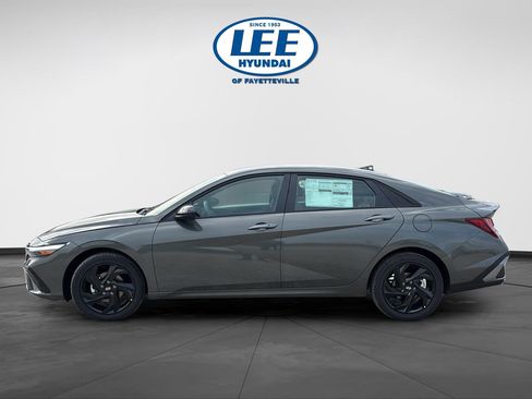 New 2026 Hyundai Elantra Sport FWD image 8