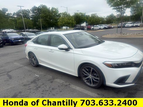 Used 2023 Honda Civic Touring image 2