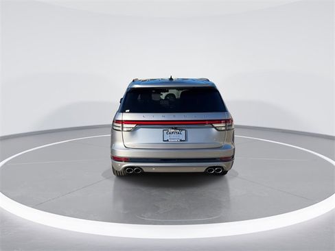 Used 2023 Lincoln Aviator Reserve w/ Equipment Group 201A image 6
