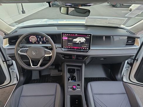 New 2026 Volkswagen Tiguan SE AWD/4WD image 14