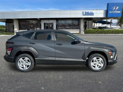 New 2026 Hyundai Kona SE image 9