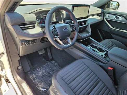 New 2025 Ford Explorer ST-Line image 3
