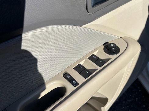 Used 2011 Ford Fusion S image 20