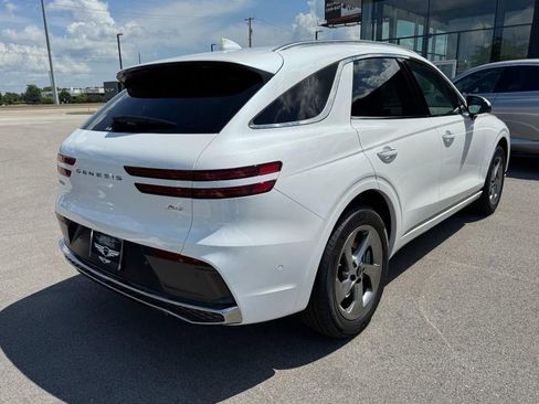 Used 2026 Genesis GV70 2.5T Advanced image 3