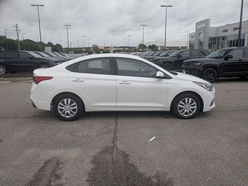 Used 2019 Hyundai Accent SE FWD image 6