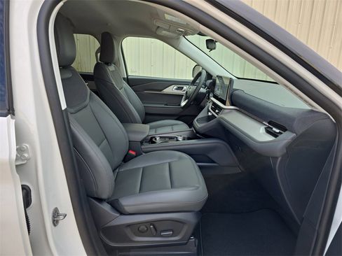 New 2025 Ford Explorer Active w/ Active Comfort Package image 33