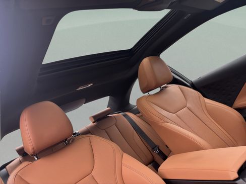 Used 2025 BMW 230i Coupe image 27