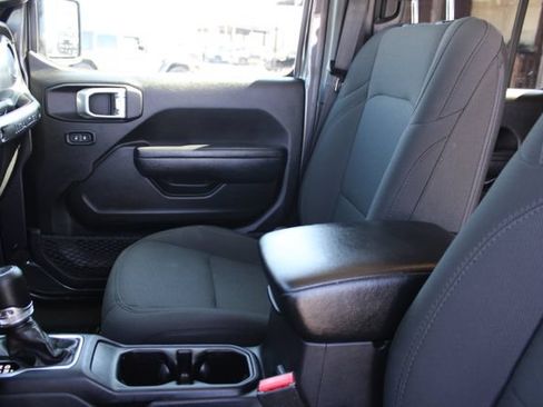 Used 2022 Jeep Wrangler Unlimited Sport AWD/4WD image 31