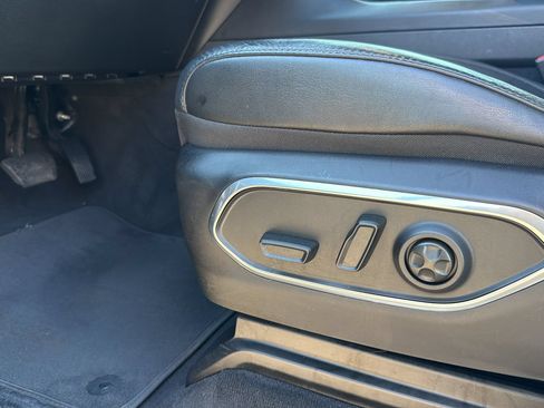 Used 2024 Jeep Wagoneer Series II w/ Flexible Seating Group RWD image 10