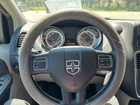 Used 2017 Dodge Grand Caravan SE w/ Power Window Group FWD image 8